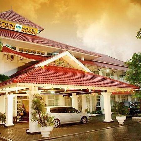 Urbanview Hotel Crown Tasikmalaya By Reddoorz Exterior photo